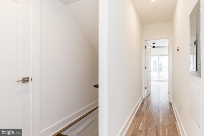 Building Photo - 2132 Berges St