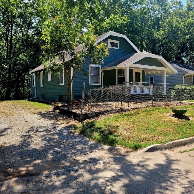 Primary Photo - Large Updated House with Garage!