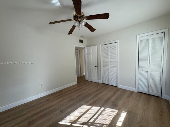 Building Photo - 1431 SW 37th Ave