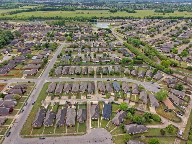 Building Photo - 1312 Centerfield Ct