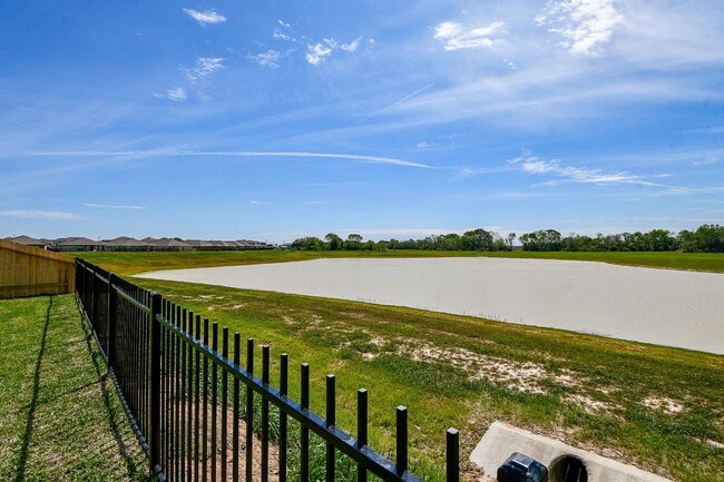 Building Photo - 23303 Happy Mdw Ln