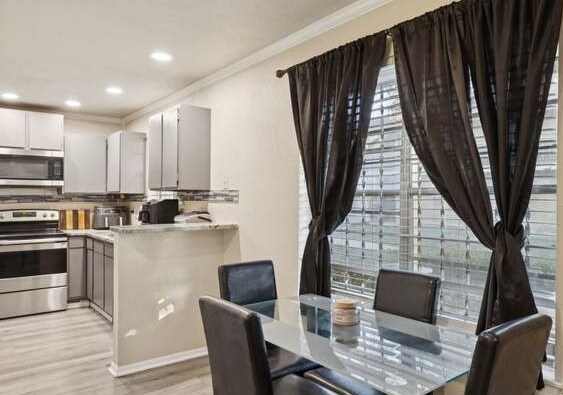 Building Photo - 7039 San Pedro Ave