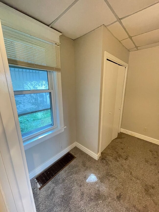 Building Photo - Available June 13th - 4 BED 2 BATH