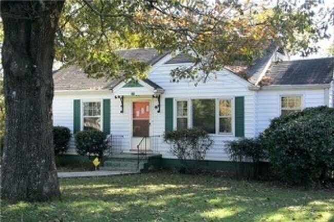 Building Photo - Charming 2BR House in Atlanta
