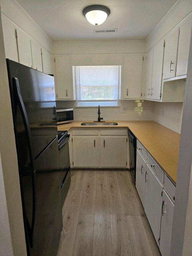 Building Photo - Lovely Summerville Home in desirable Schoo...