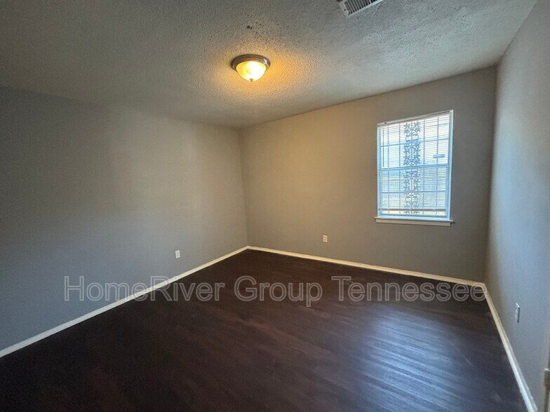 Building Photo - 1844 Rile St