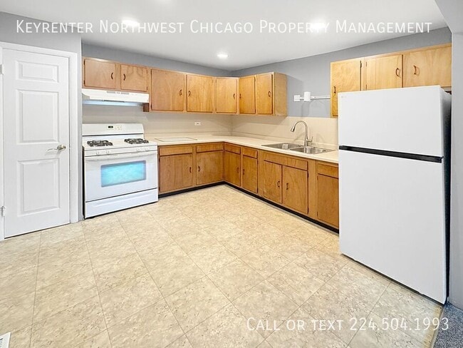 Building Photo - 1902-1904 N Seminary Ave-1904-204