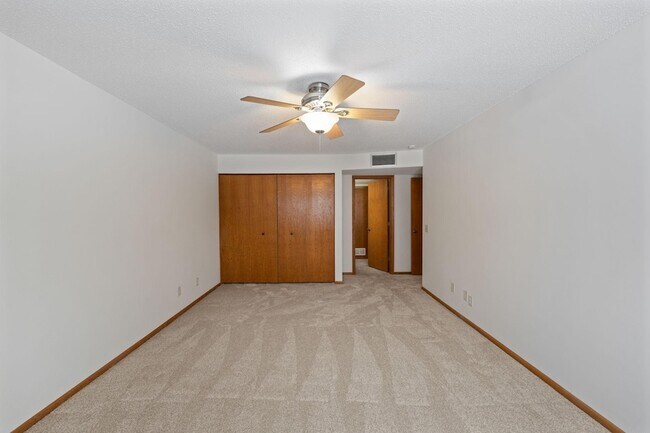 Building Photo - 7200 Cahill Rd