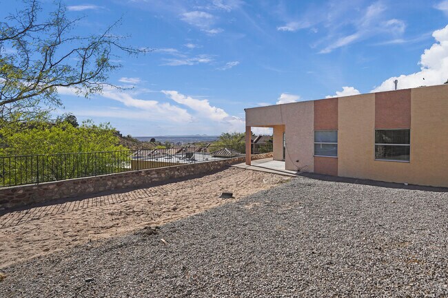 Building Photo - 408 Irondale Dr