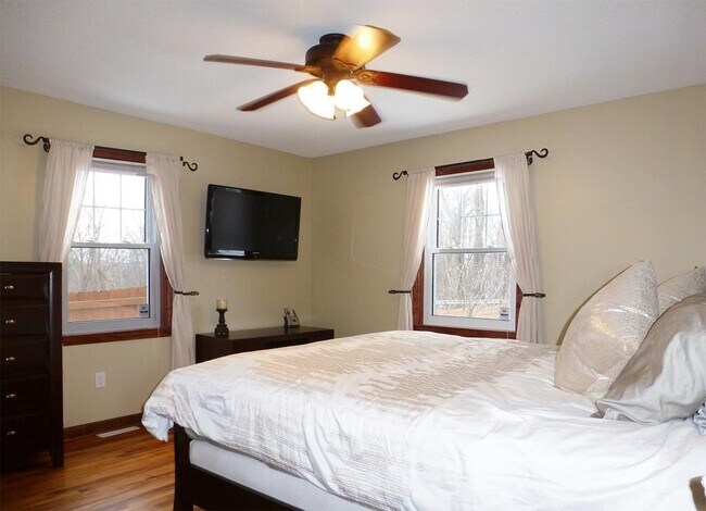 Master Bedroom - 203 Buckley Blvd