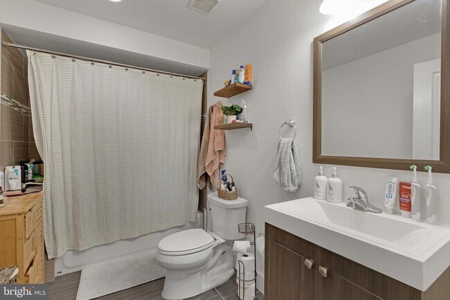 Building Photo - 1228 N 25th St