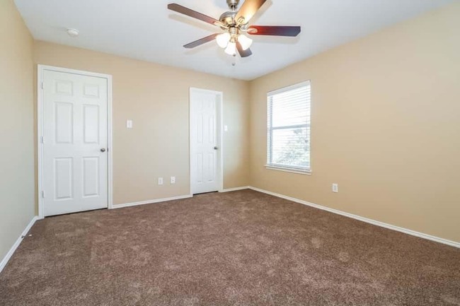 Building Photo - 1204 Geddes Ct