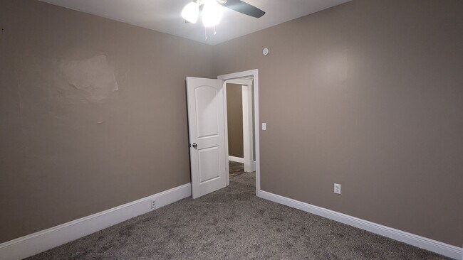 Building Photo - 3-Bedroom, 1-Bathroom Duplex Home for Rent in Perry