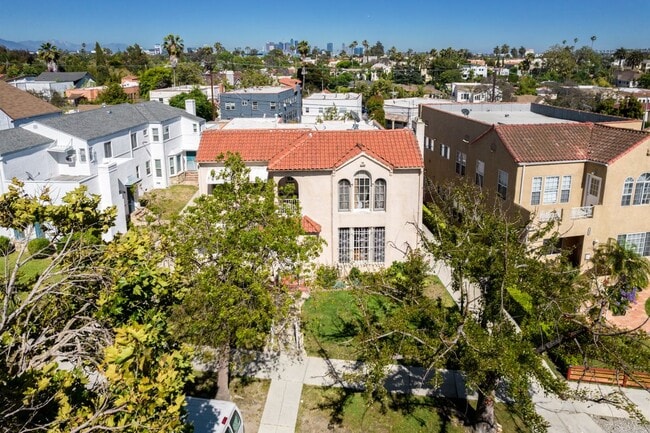 Building Photo - 1038 S Citrus Ave