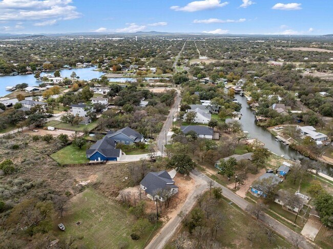 Building Photo - 830 Woodland Hills Dr