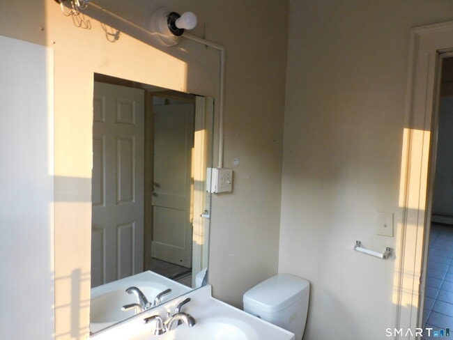 Building Photo - 293 Westland St