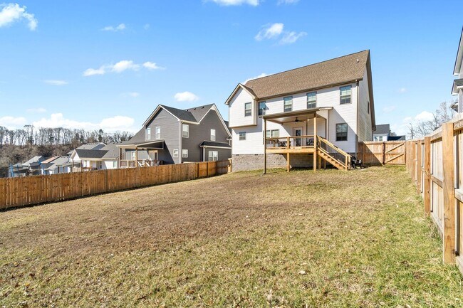 Building Photo - Pet Friendly Four Bedroom!