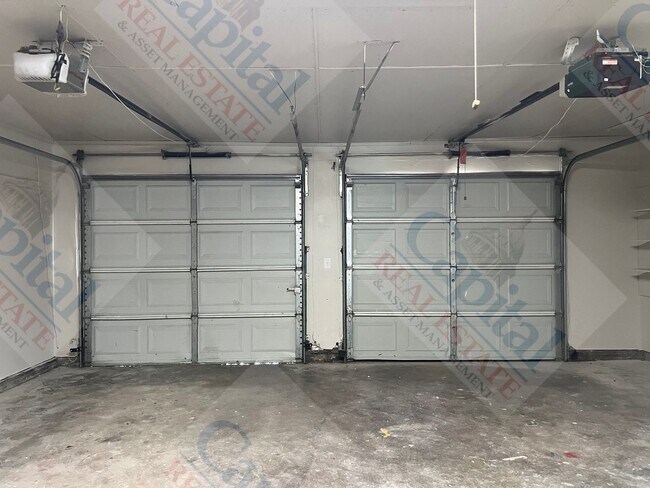 Building Photo - Spacious Home With Classic Charm