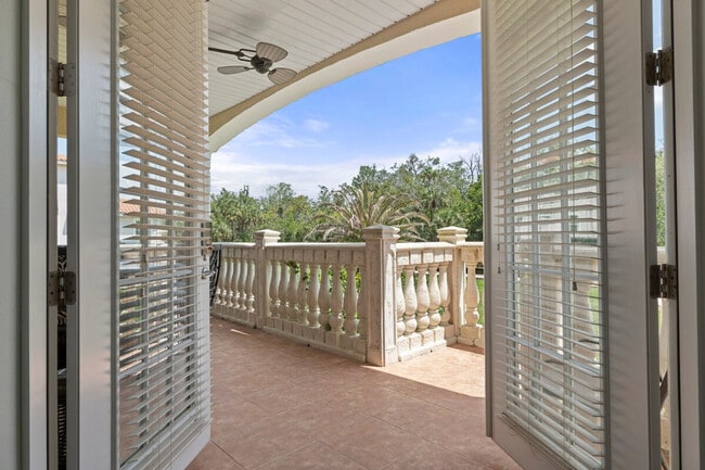 Building Photo - 4 Waterside St