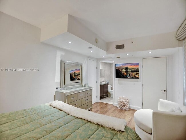 Building Photo - 3370 Hidden Bay Dr