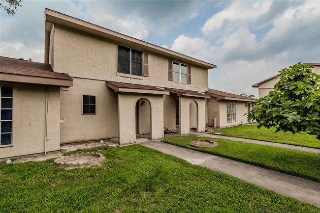 Building Photo - 1803 Country Village Blvd