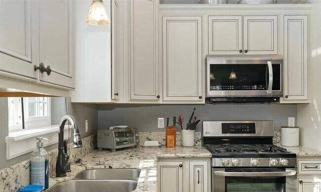 Building Photo - 7030 W Werner Dr