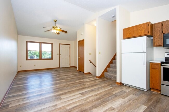 Building Photo - Three bedroom duplex