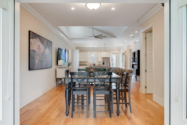 Building Photo - 45 Pine Knoll Ln