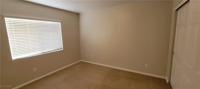 Building Photo - 10585 Medicine Bow St