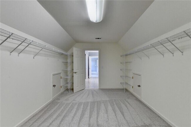 Building Photo - 1515 Boomer Cir