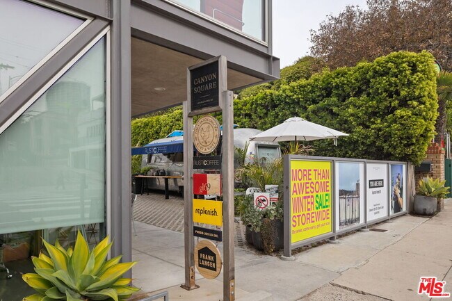 Building Photo - 161 W Channel Rd