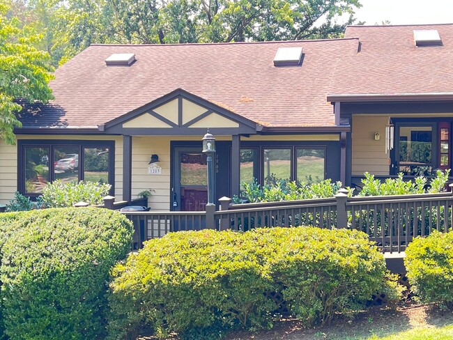 Building Photo - Branchlands Condo