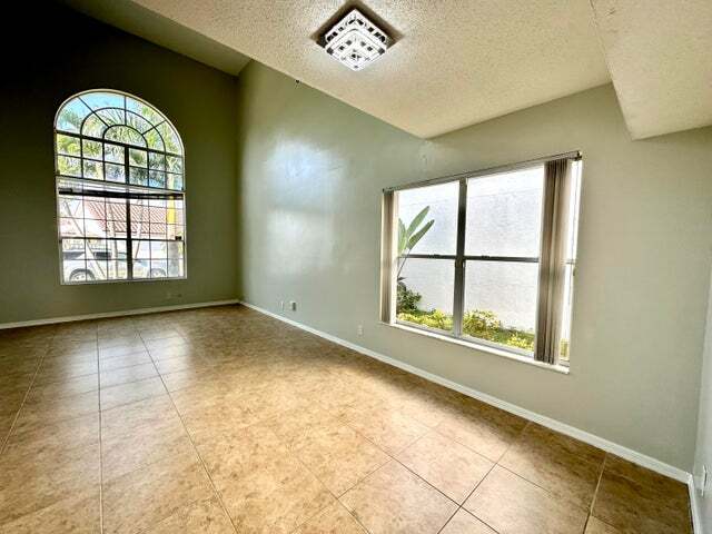 Building Photo - 2698 Linkside Dr