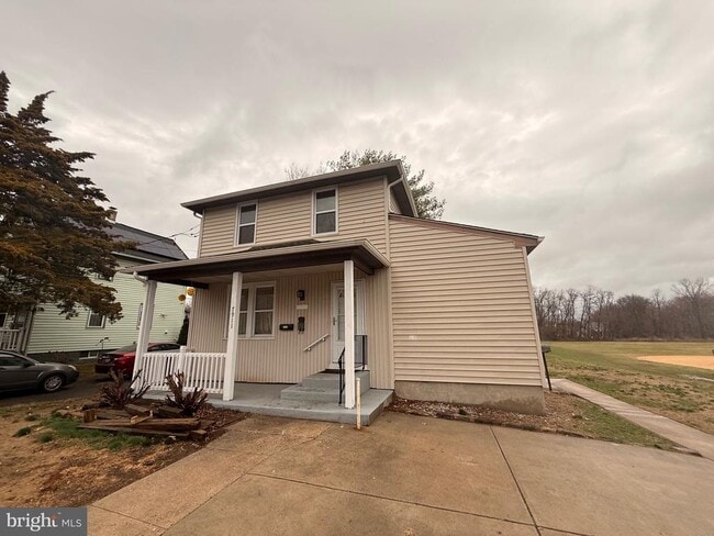 Building Photo - 7911 Park Ave