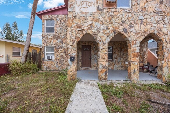 Building Photo - 1116 Upton Ct S