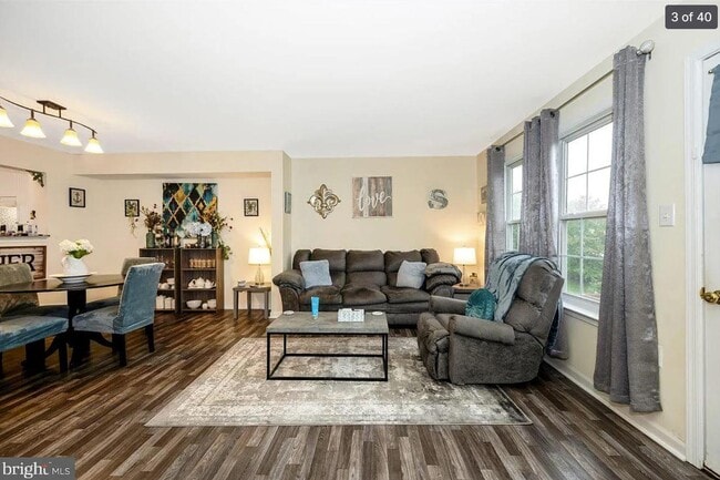 Building Photo - 17 Quince Tree Dr