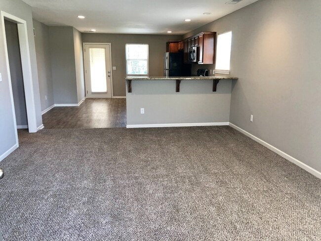 Building Photo - Newer 2 Bed 2 Car Attached Villa in Blue S...