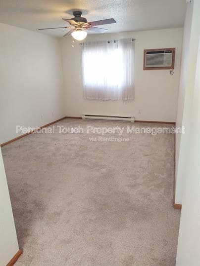 Building Photo - 19 Prairiewood Xing S