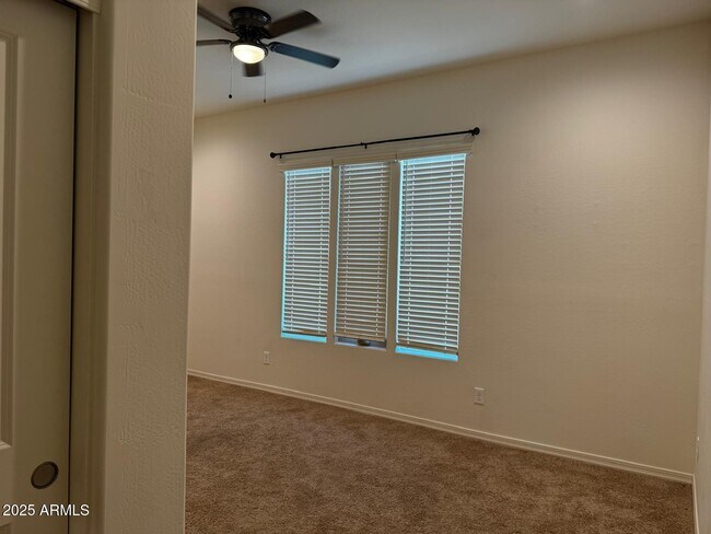 Building Photo - 5526 N 107th Ln