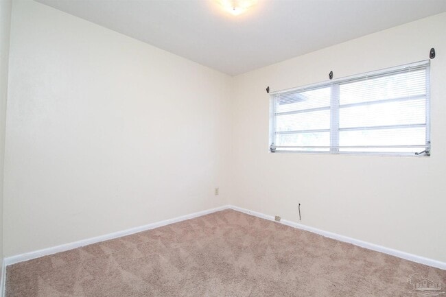 Building Photo - 106 St Regis Dr