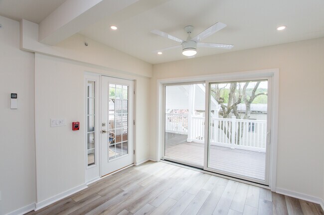 Building Photo - 41 Bridge St