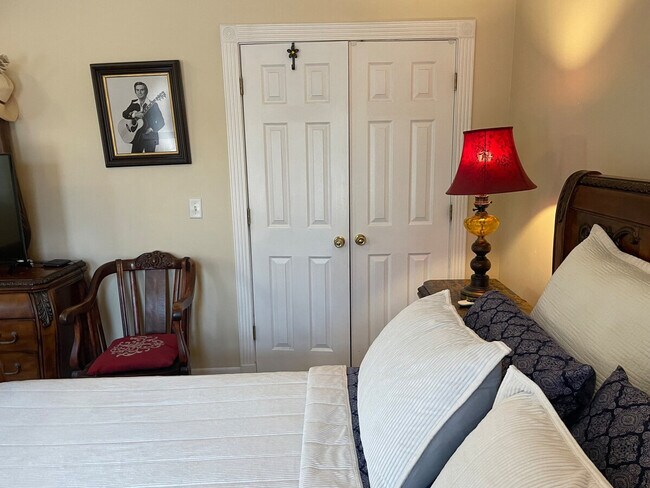 Building Photo - 175 Schools Dr