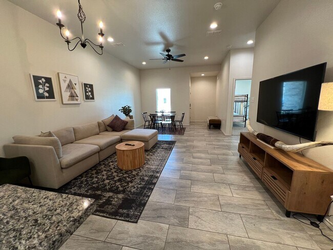 Building Photo - 2Bed/ 2Bath Available MAY- in Lubbock cooper ISD!