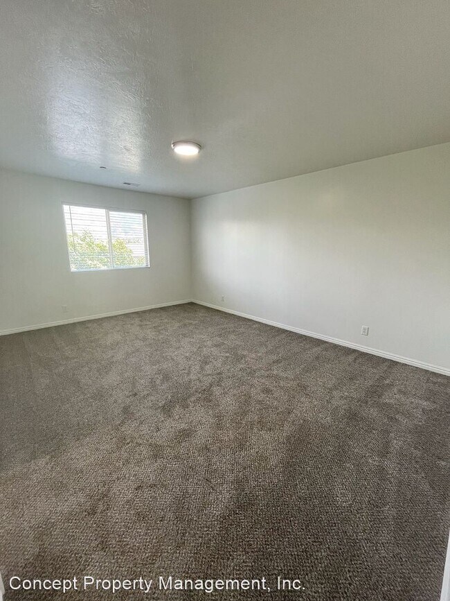 Building Photo - 2 br, 2 bath Apartment - 374 East 5450 Sou...