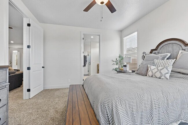 Building Photo - 3 Bedroom Home in Washington's Premier Bri...