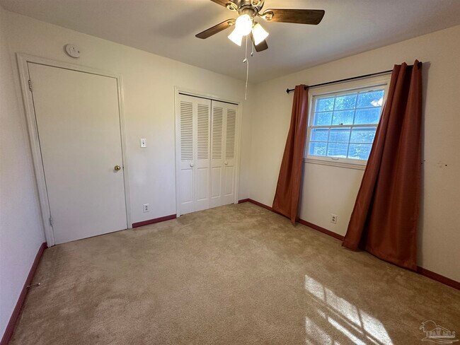 Building Photo - 5560 Homewood Rd