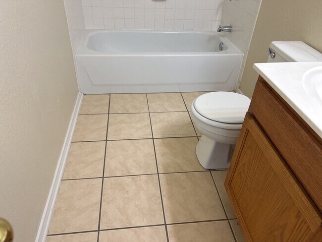 Building Photo - 5302 Jitterbug Ct