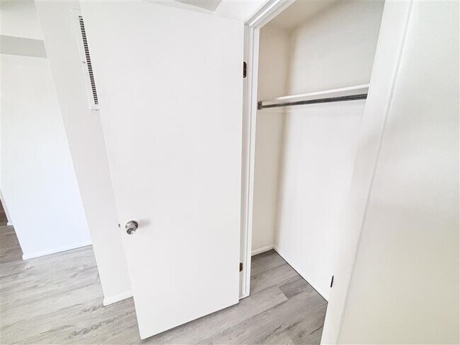 Building Photo - 325 W 100 S