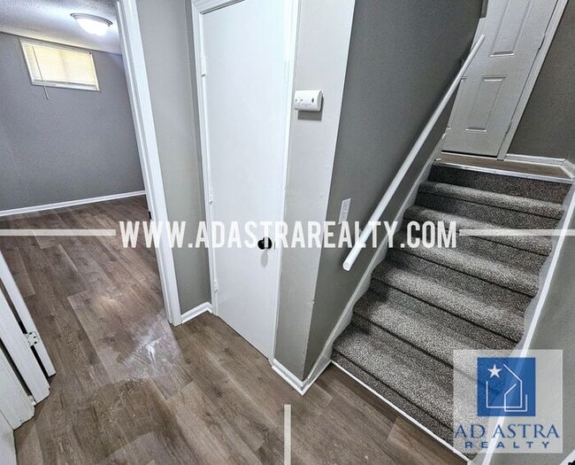 Building Photo - Updated 3 Bed 2 Bath Home in Kansas City-Coming SOON!!