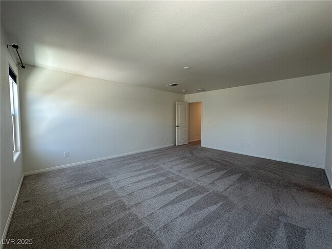 Building Photo - 6988 Sylmar Ave